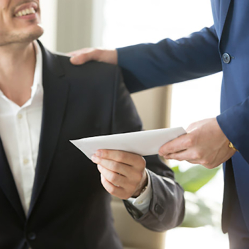 Bạn Thấy Thế Nào Về Thái Độ Nhân Viên?